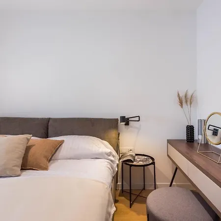 Auni Grey - Heated Pool - Rooftop - Seaview - *