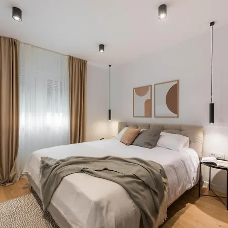 Auni Grey - Heated Pool - Rooftop - Seaview - فيلة