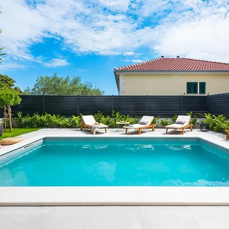 Villa Auni Grey - Heated Pool - Rooftop - Seaview - *
