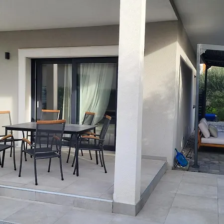 Вилла Auni Grey - Heated Pool - Rooftop - Seaview -