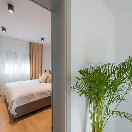 Auni Grey - Heated Pool - Rooftop - Seaview - Vila *