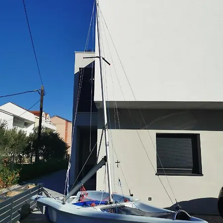 Auni Grey - Heated Pool - Rooftop - Seaview - Vila *