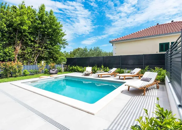 Auni Grey - Heated Pool - Rooftop - Seaview - Villa Kaštela